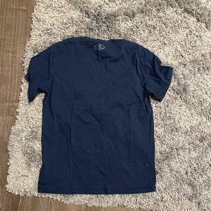 Under Armour tee shirt large great condition